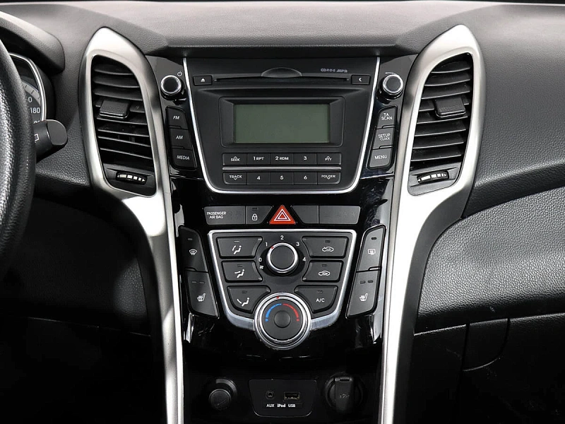 i30