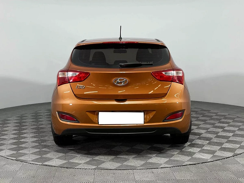 i30