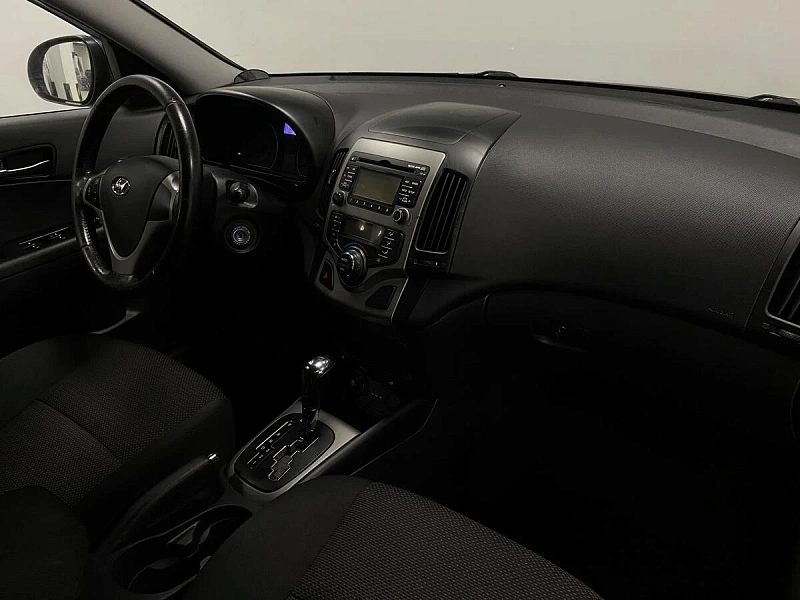 i30