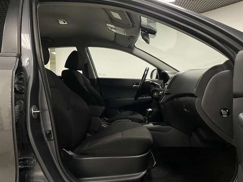 i30