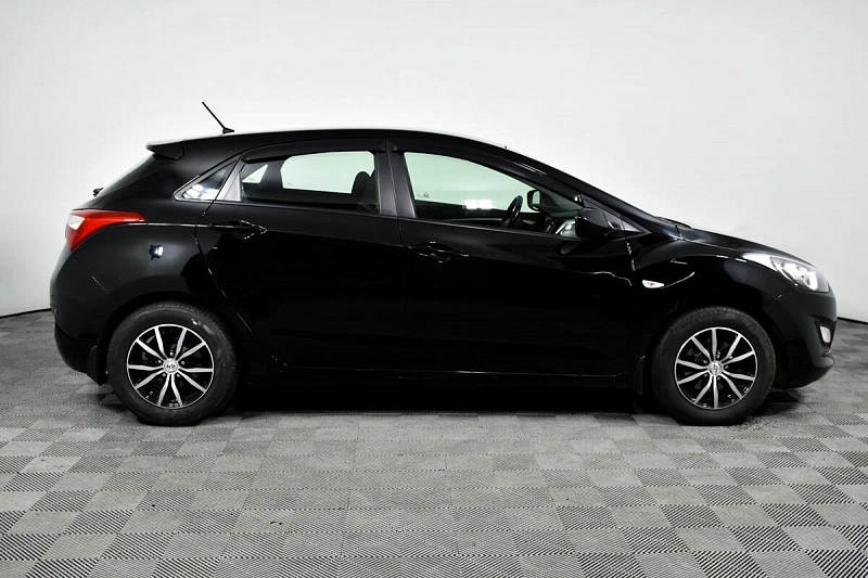 i30