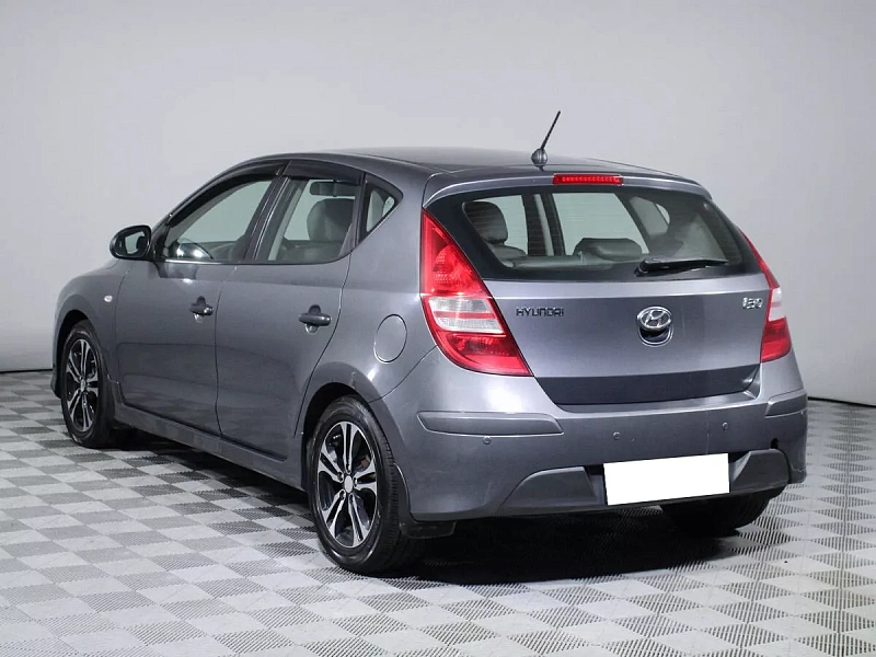 i30