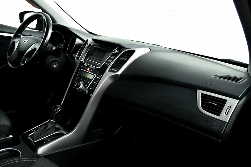 i30