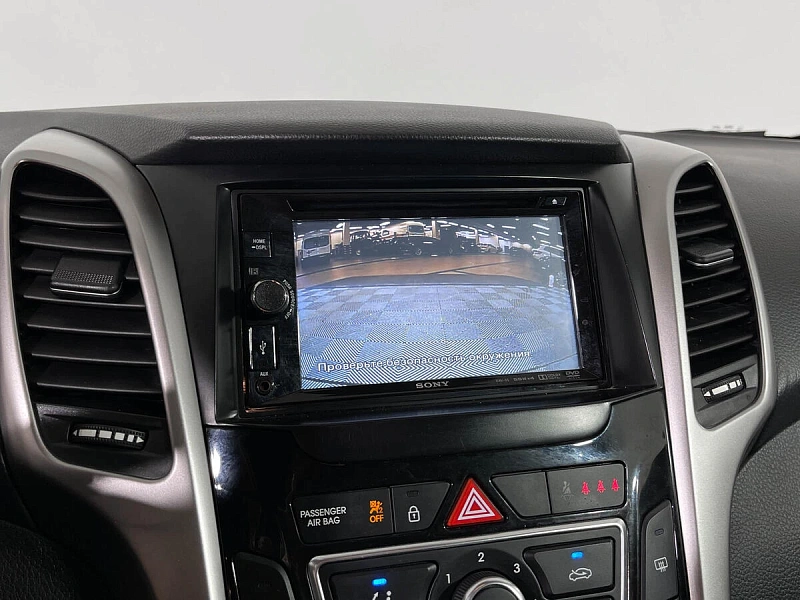 i30