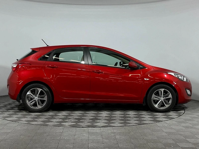 i30