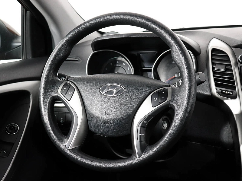 i30