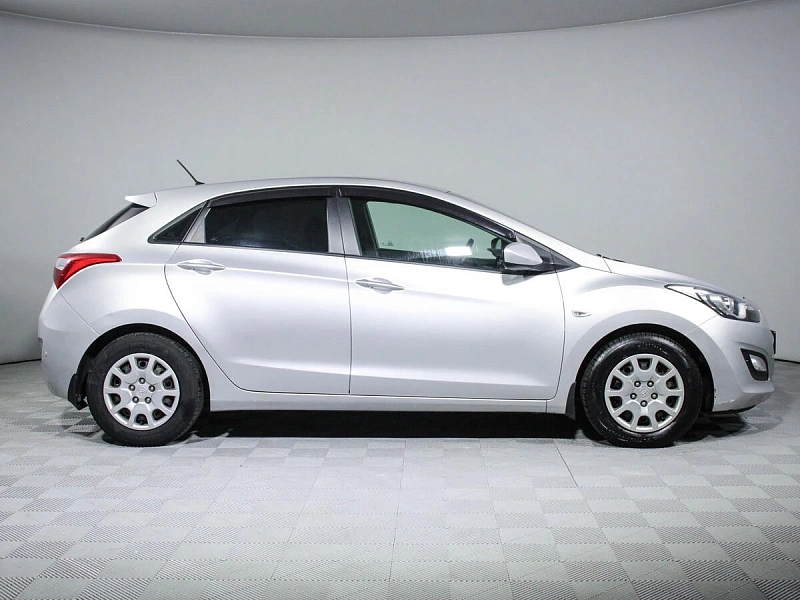 i30
