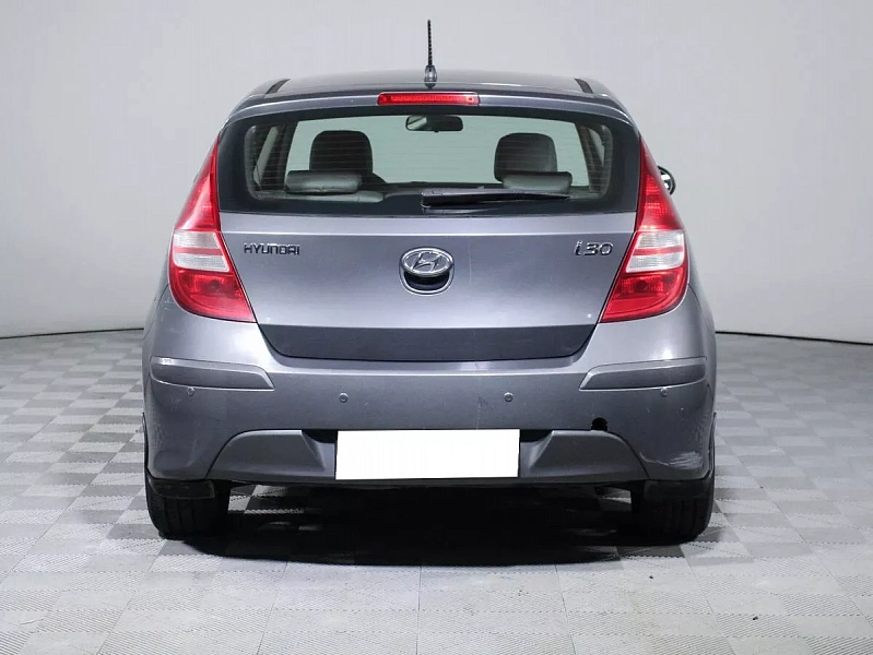 i30