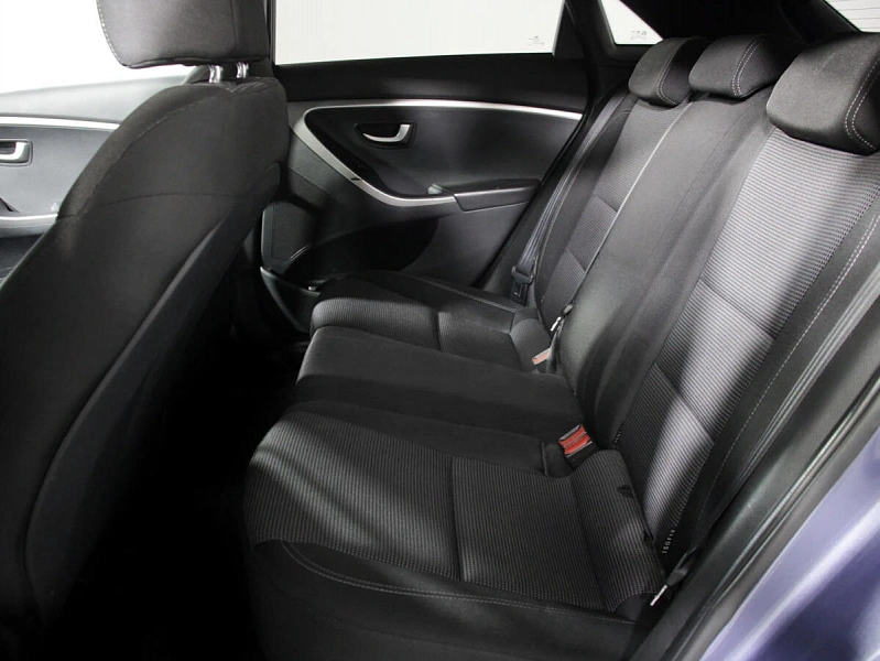 i30