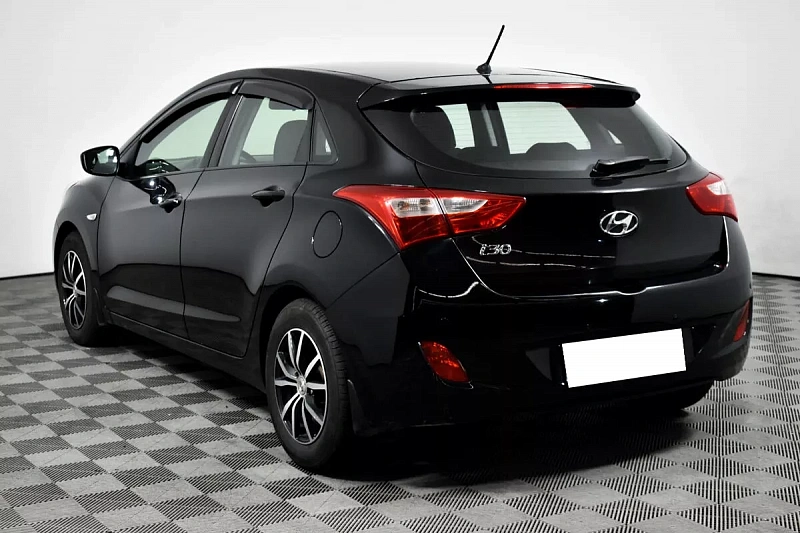 i30