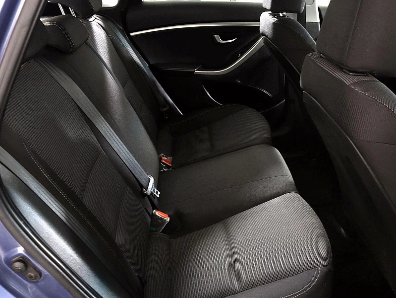 i30