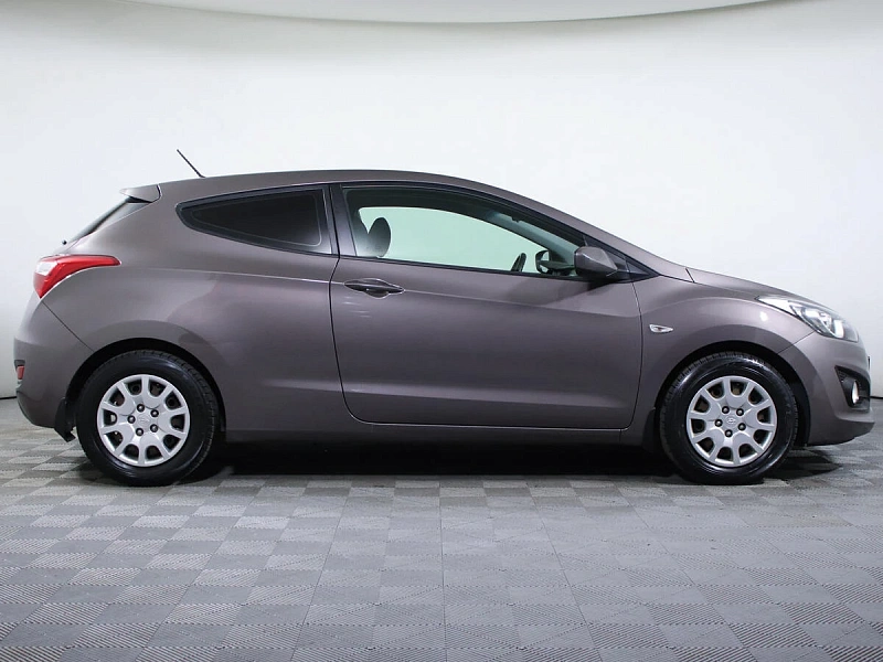 i30