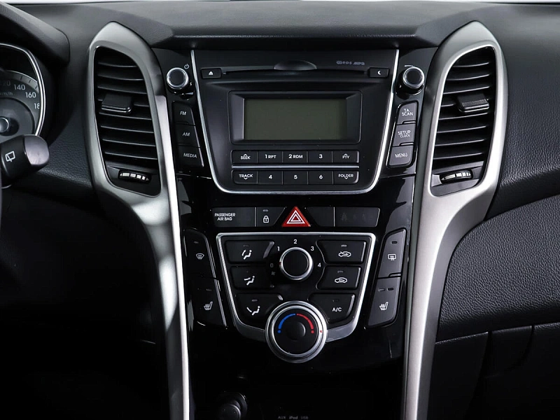 i30