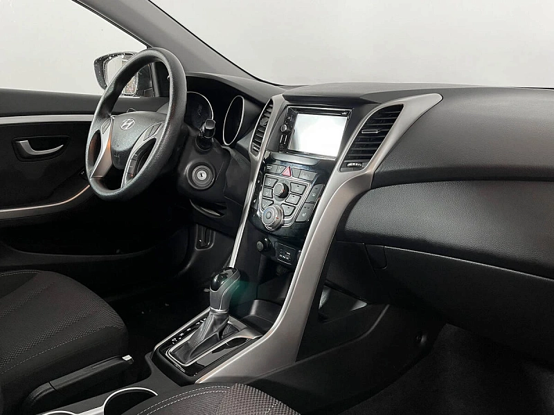 i30