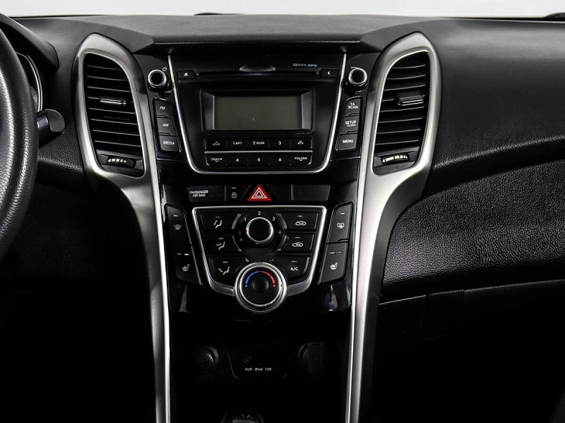 i30