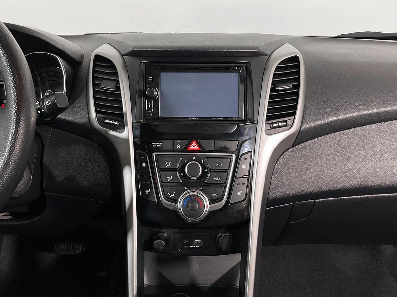 i30