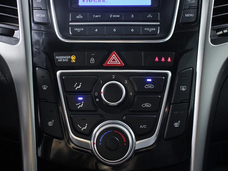 i30