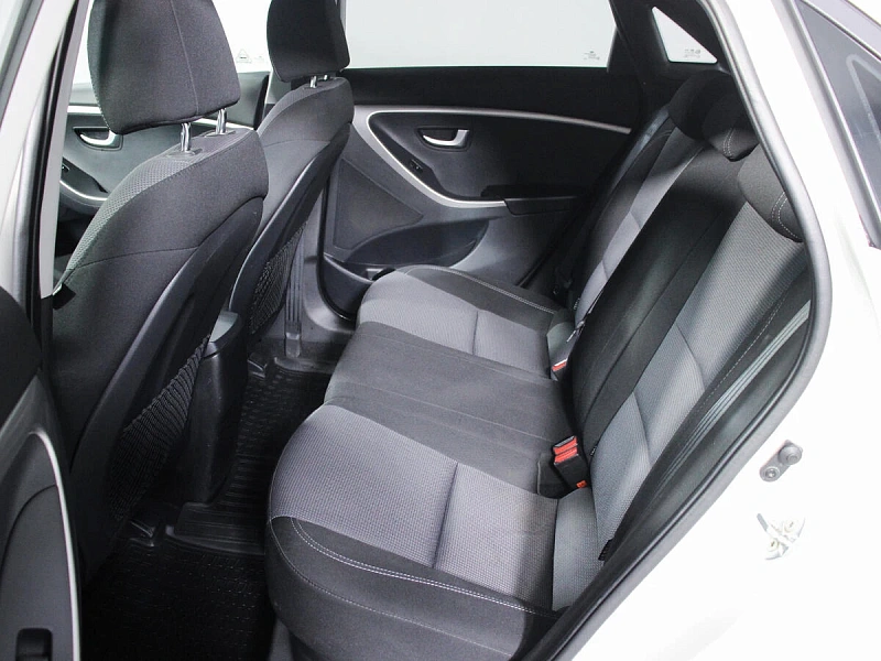 i30