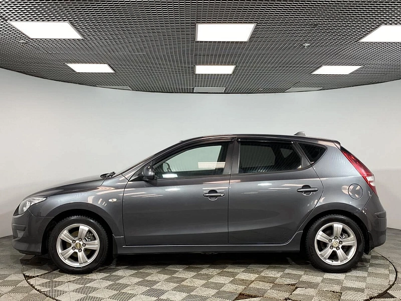 i30