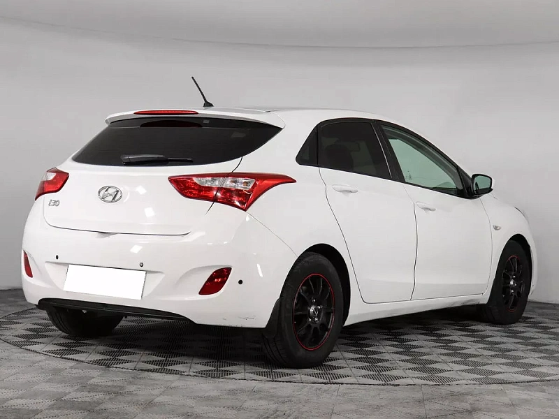i30