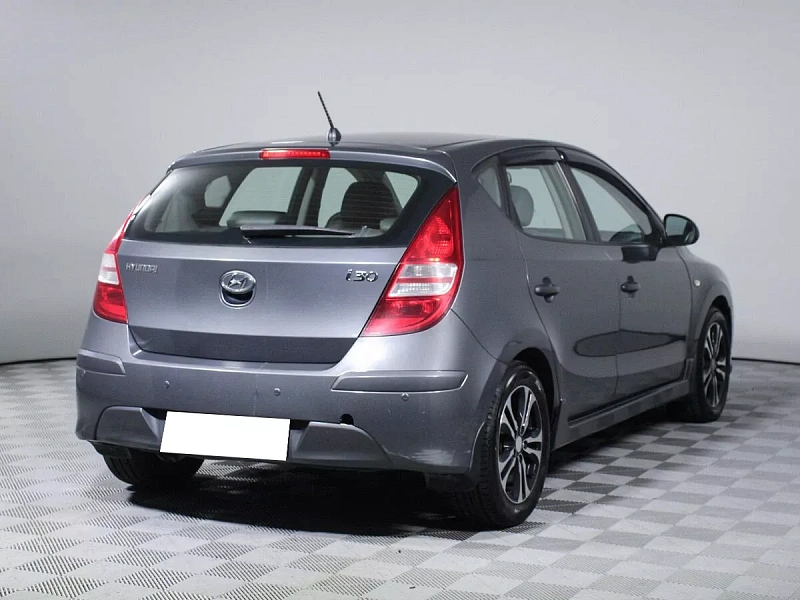 i30