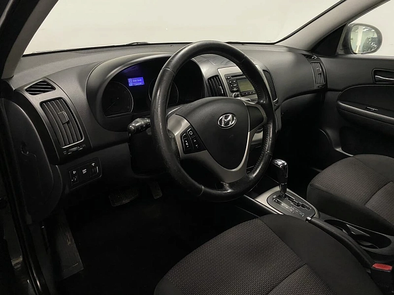 i30