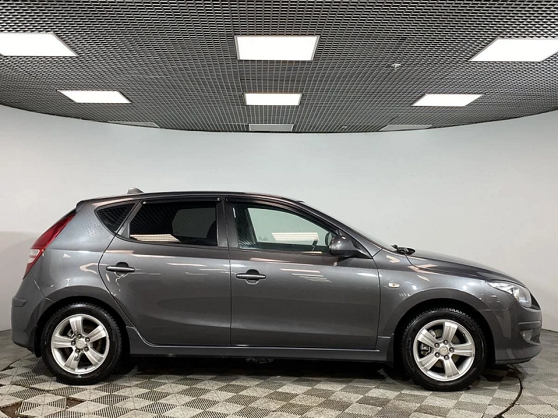 i30