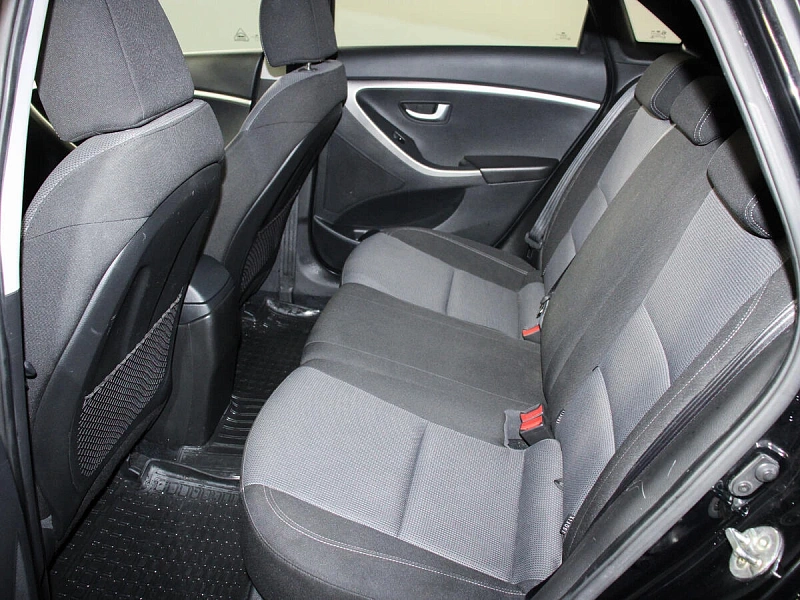 i30