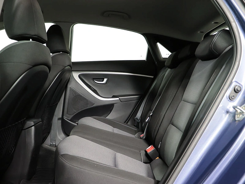 i30