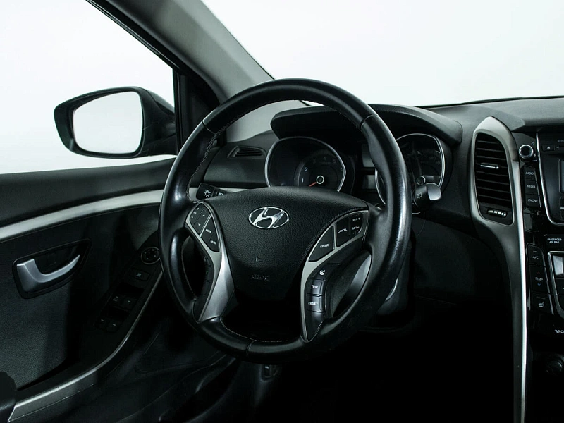 i30